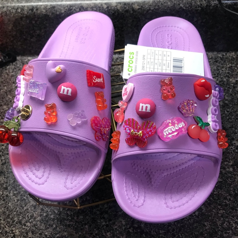 ✨CUSTOMIZED CHARM’D ORCHID CROC SLIDES 🎀💕🍬🍒🌸💅🏽